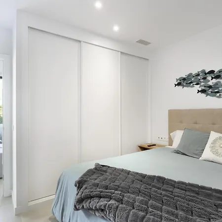 Premium Garden With Private Pool In Higueron Apartment