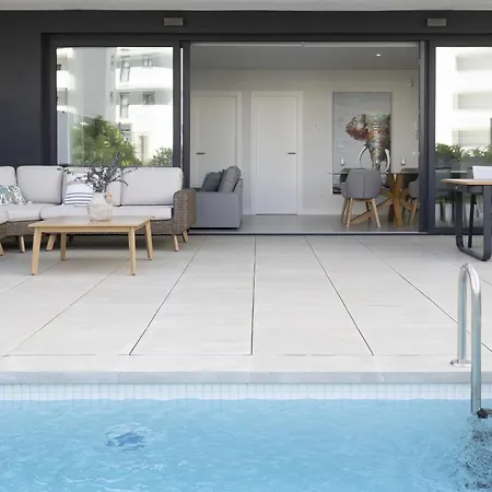 Premium Garden With Private Pool In Higueron Apartment